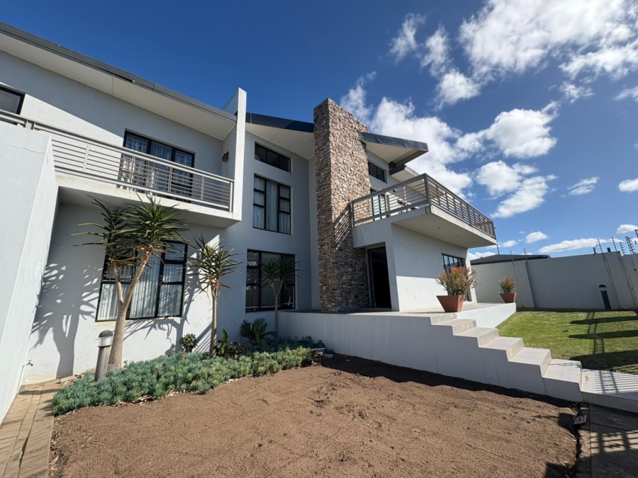 5 Bedroom Property for Sale in Gonubie Eastern Cape